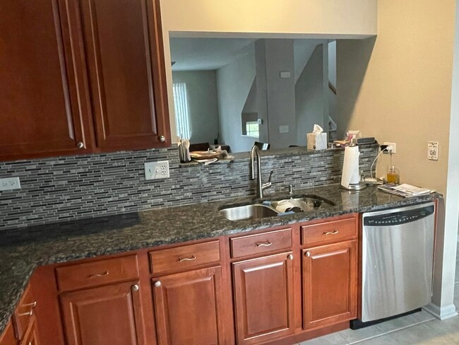 Photo - 753 Hanbury Dr