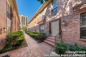 Building Photo - 7815 Broadway Unit 206B