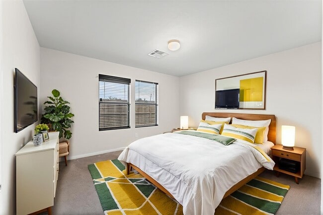 Photo - 1722 Ramsay Way