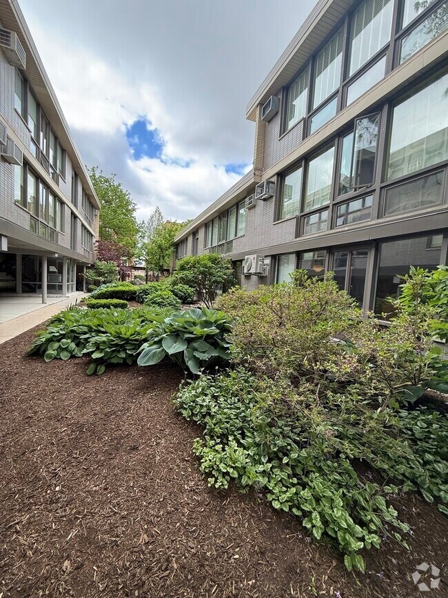 Building Photo - 1044 Ontario St Unit 1C Rental
