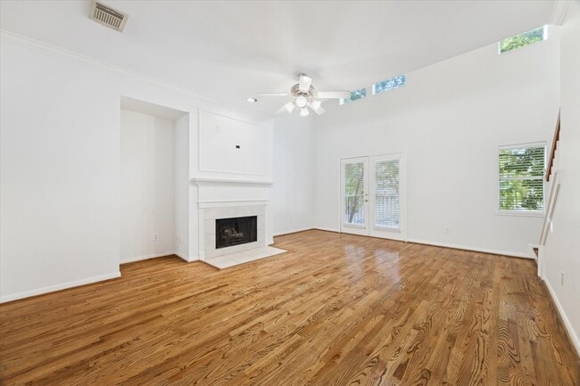 Photo - 1626 Genesee St