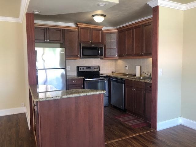 Photo - 662 Saxony Trail