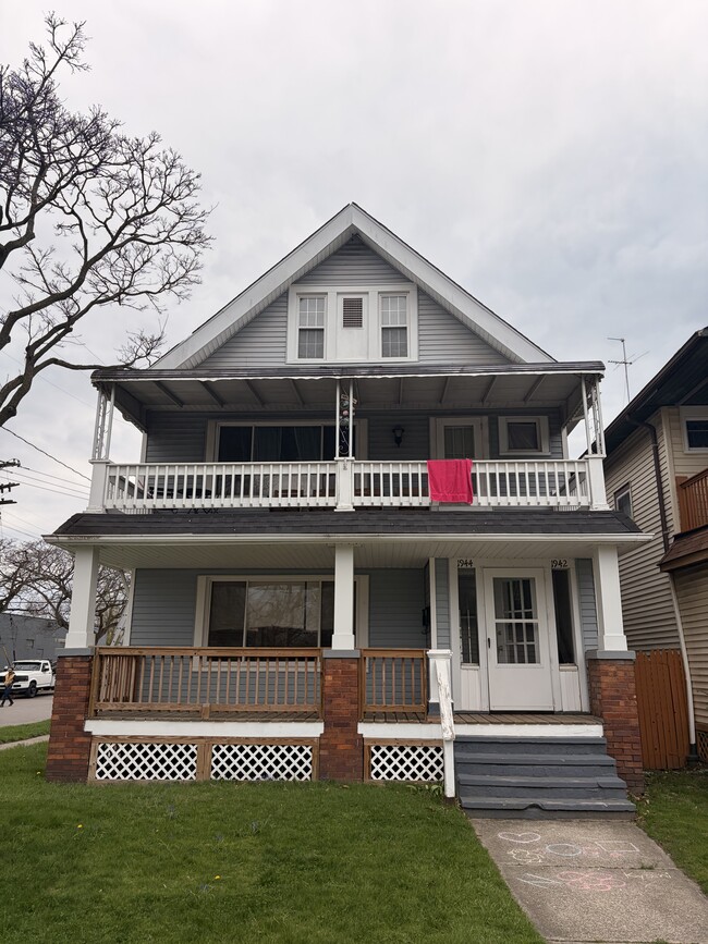 Building Photo - 1944 W 73rd St Unit 1944