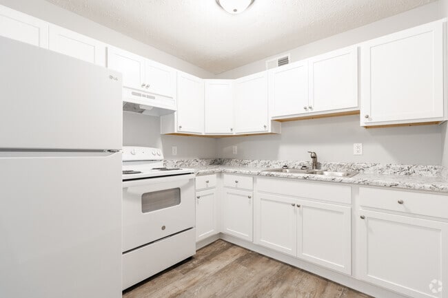 2BR, 1BA - Unit 4