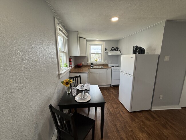 Photo - 742 Locust St