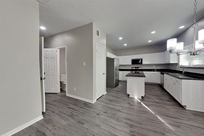 1021 Glenview Dr