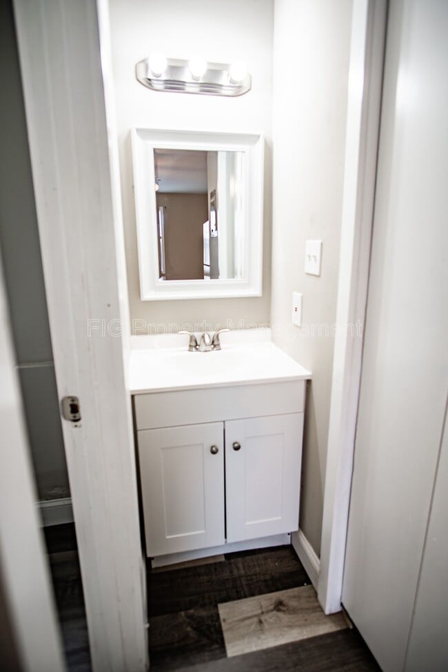 Photo - 2311 Holbrook Dr Unit 4