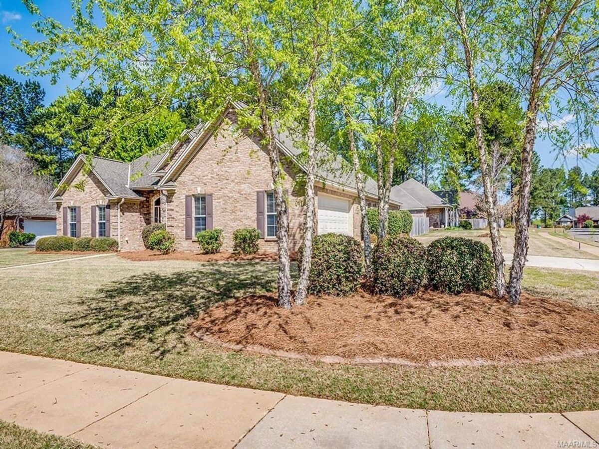 Photo - 209 Williamson Way