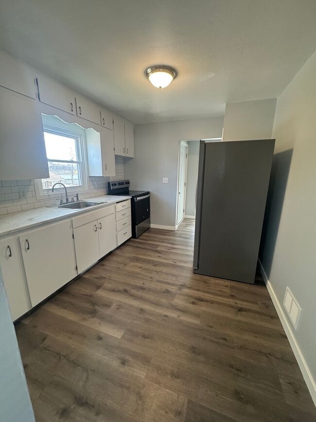 Building Photo - 2753 Dean Cir