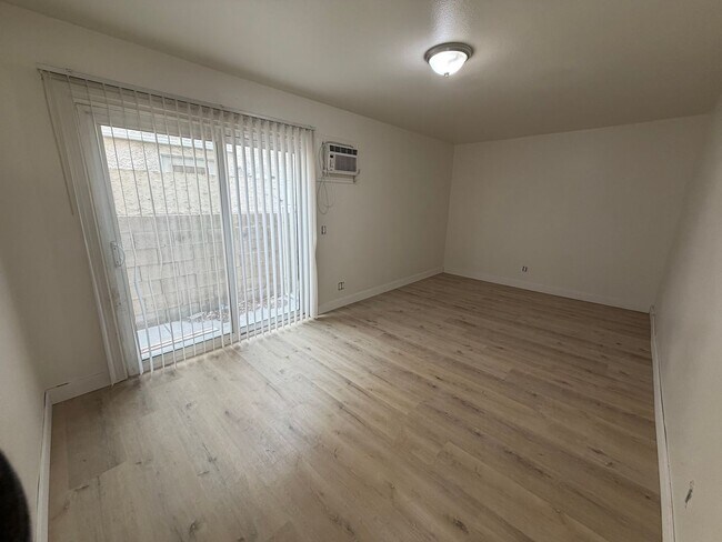 Photo - 4-BEDROOM HOUSE. REMODELED KITCHEN-NO HOA!