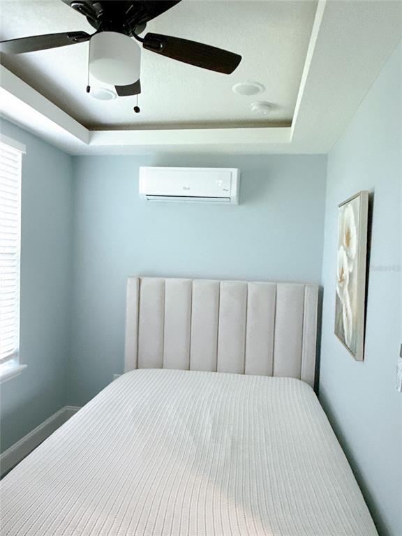 Photo - 409 W Carroll St