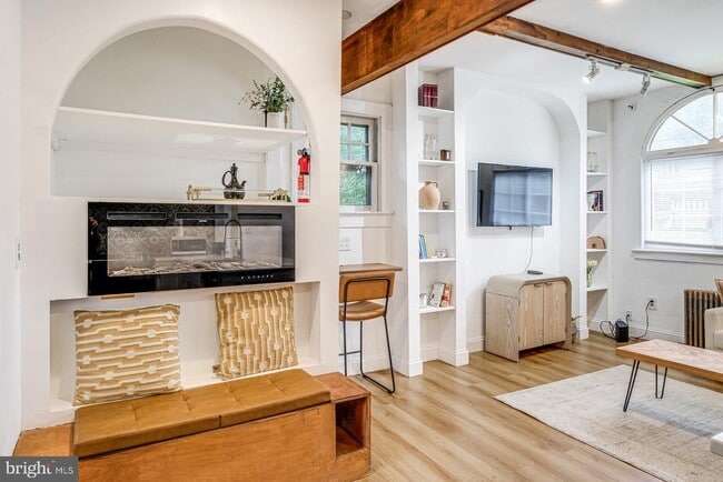 Photo - 4209 Queensbury Rd