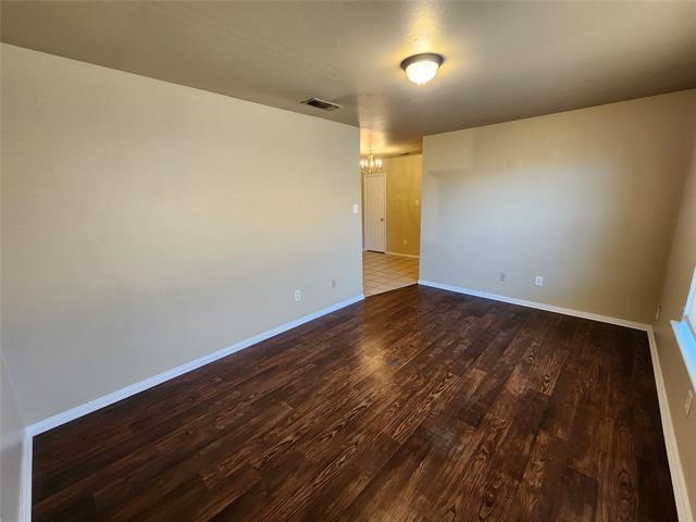 939 Baker St