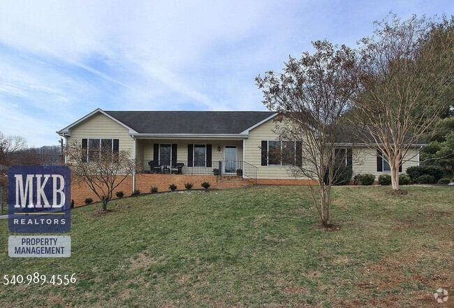 Building Photo - Lovely Ranch in South Roanoke Rental