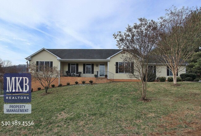 Lovely Ranch in South Roanoke - Lovely Ranch in South Roanoke House