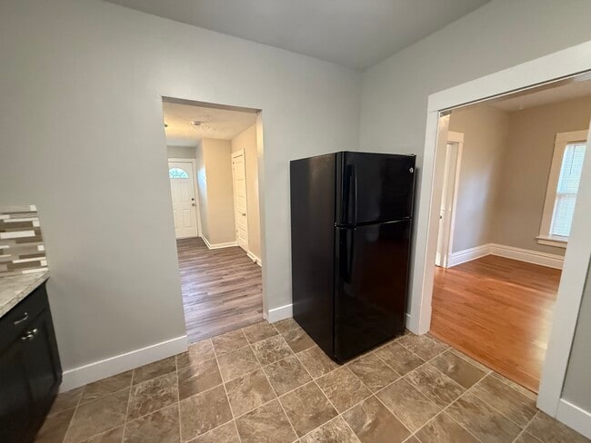 Photo - 2936 Earle Ave SW