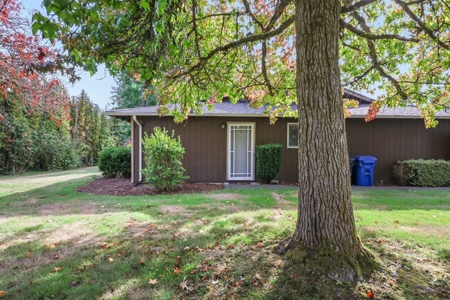 Photo - MOVE IN READY NOW! Normandy Park 1 level 2...