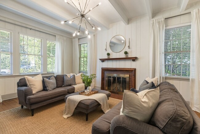 Photo - 2018 Sweetbriar Ave Unit Sweetbriar A