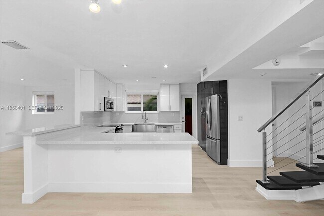 Photo - 3030 Bird Ave