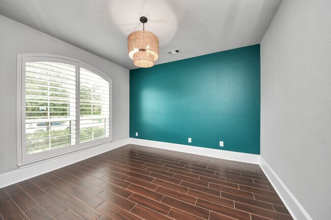 Photo - 2614 Orleans Way