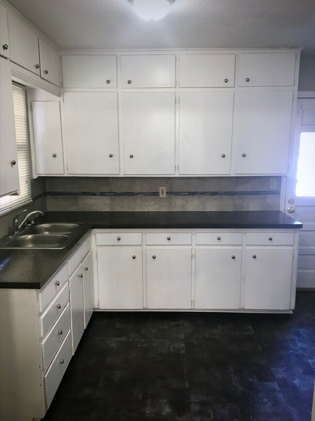 Photo - 138 Wire Ave