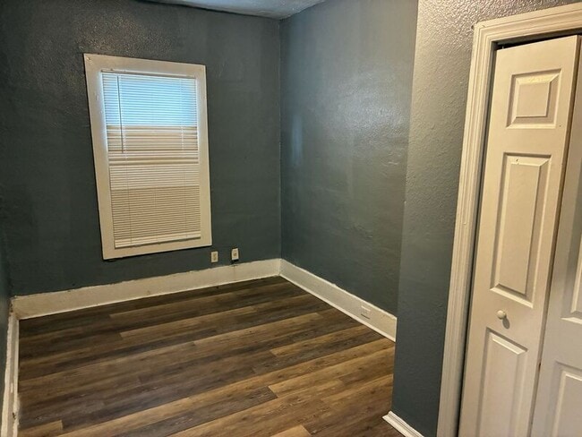 Photo - 1653 W 35th St