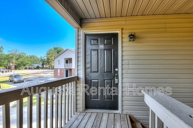 Building Photo - 34 Conifer Ct