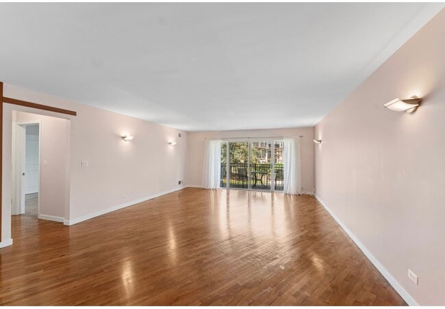 Photo - 5400 Carriageway Dr