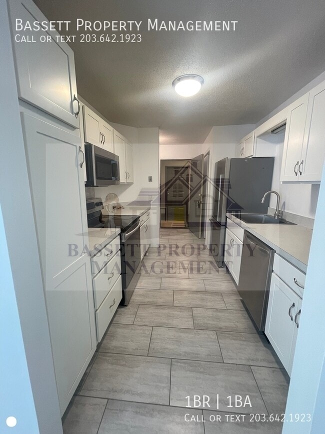 Building Photo - 30 Stoneycrest Dr Rental