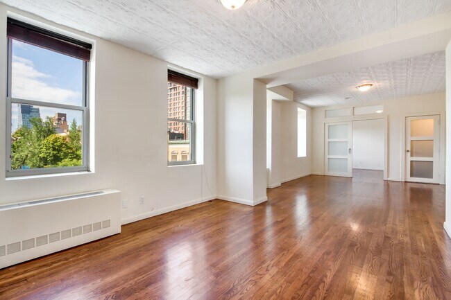 Photo - 240-242 E Houston St