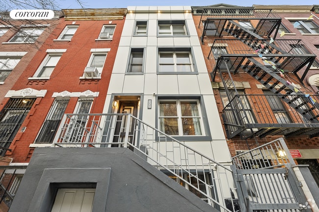 Building Photo - 557 W 159th St Rental