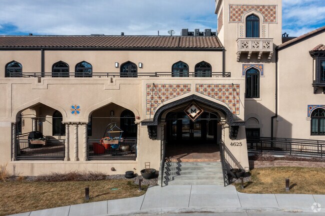 Entrance - Mirador at Tennyson