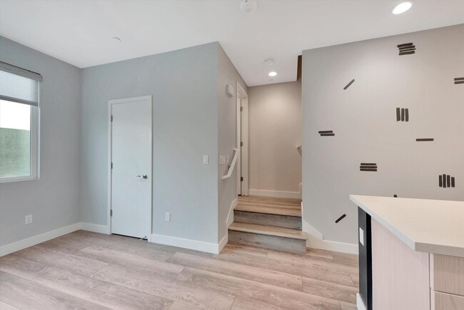Photo - 109 Uptown Cir