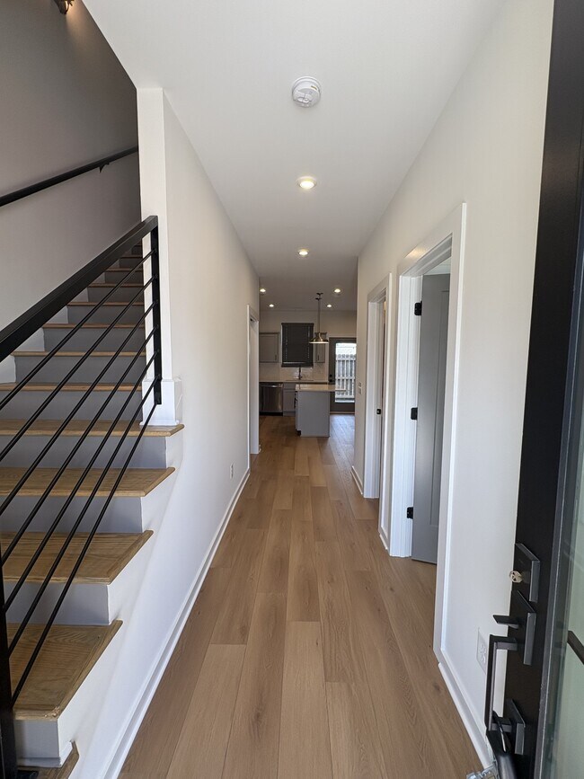 Photo - 628 Wallace Ct