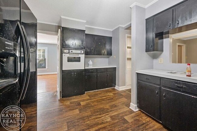 Photo - 207 Tucker Dr