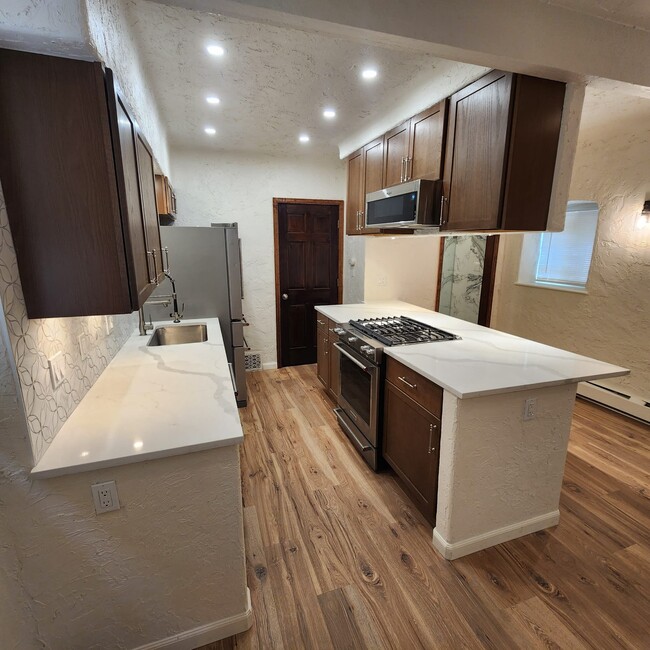 Photo - 1116 Emerson St Unidad 13