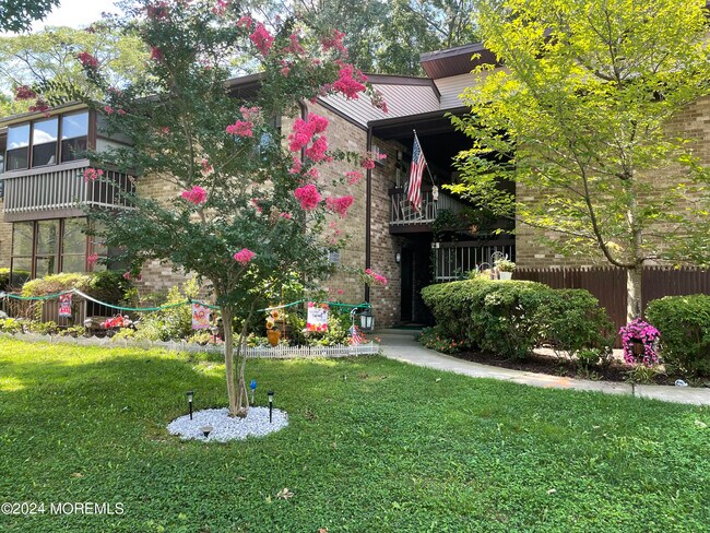 Photo - 175 Amberly Dr