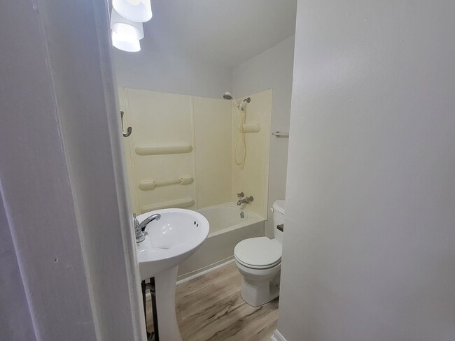 Photo - 152 Maywood Avenue Unit B