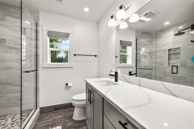 Photo - 441 Karrow Ave