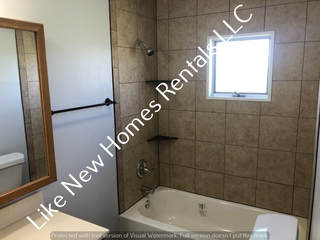 Photo - 3052 S Hollister Rd