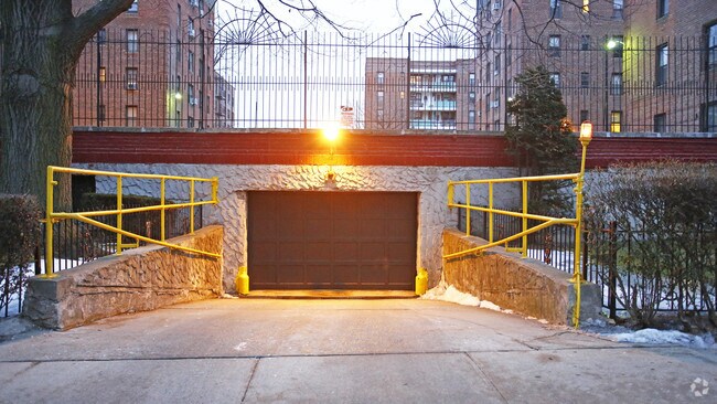 Photo - 2620 E 13th St