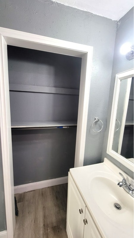 Photo - 1057 Binkley St