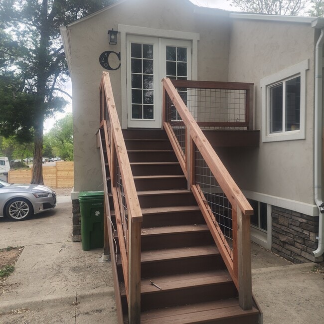 Building Photo - 520 S Bryan Ave Unit C
