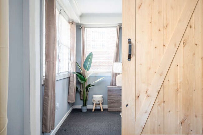 Photo - 3222 Jamaica Rd NW