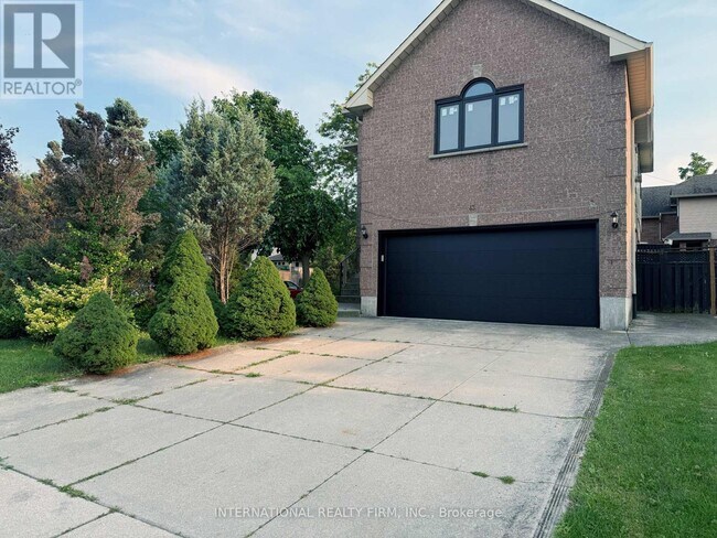 Photo - 43 Falconridge Dr