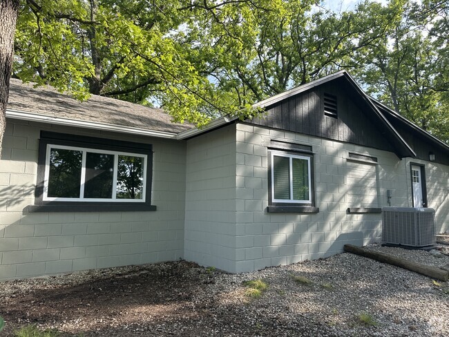 Building Photo - 26578 MO-5 Rental