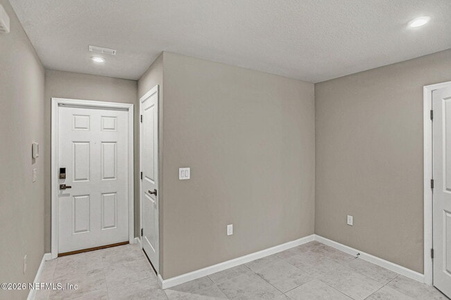 Photo - 1640 Kinsman Ave