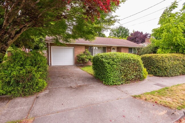 SHORT TERM RENTAL Charming Brick Home with... - SHORT TERM RENTAL Charming Brick Home with...