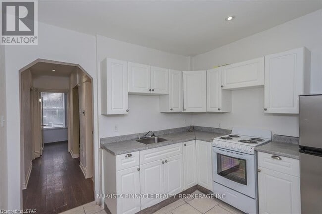 Photo - 11 Oxford St