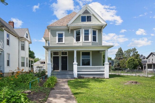 Photo - 404 W 16th St Casa